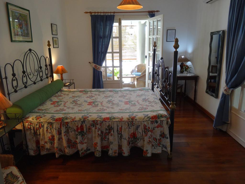 Bed And Breakfast Maison Papaye La Gaulette Oda fotoğraf